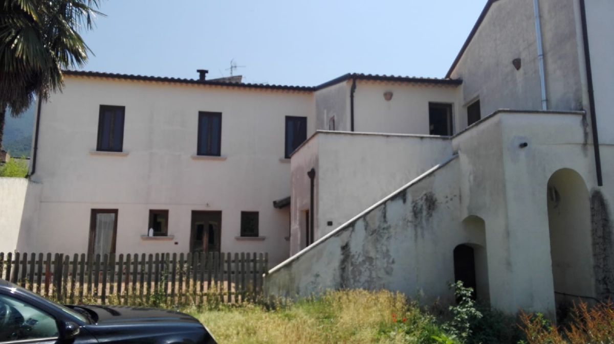 Casa indipendente in vendita a San Potito Sannitico (CE)
