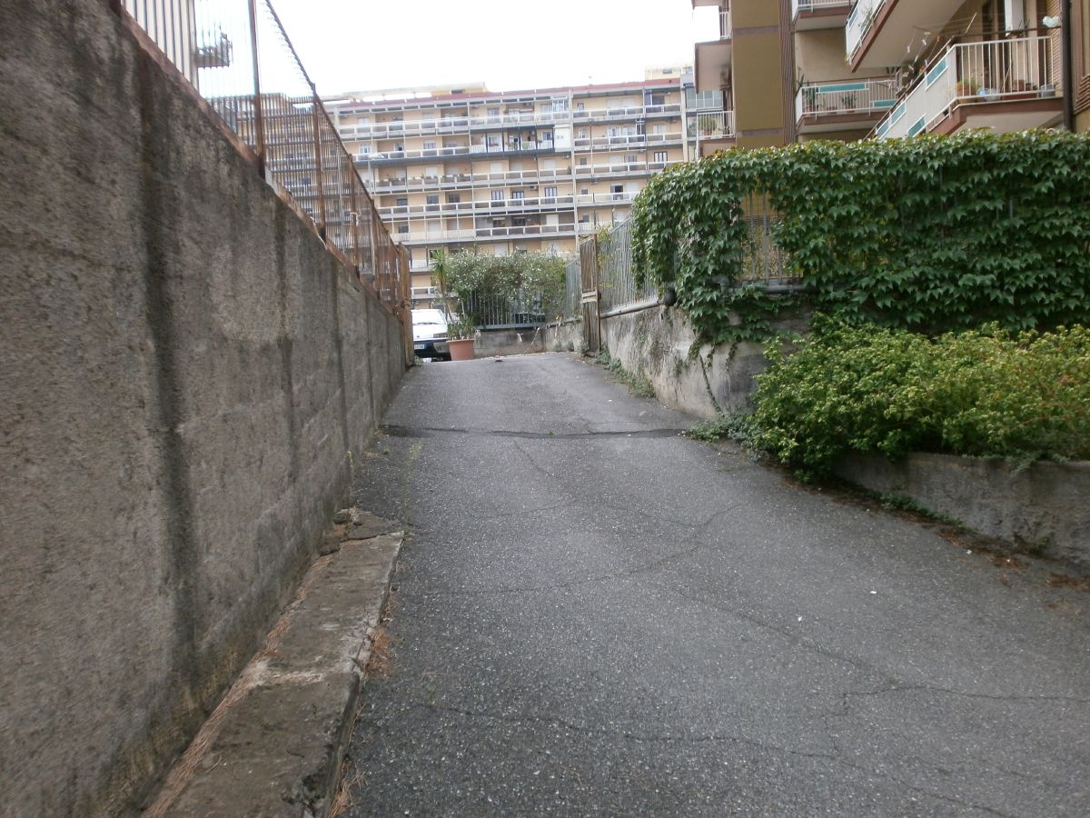 Garage/Box/Posto auto in affitto a Catania (CT)