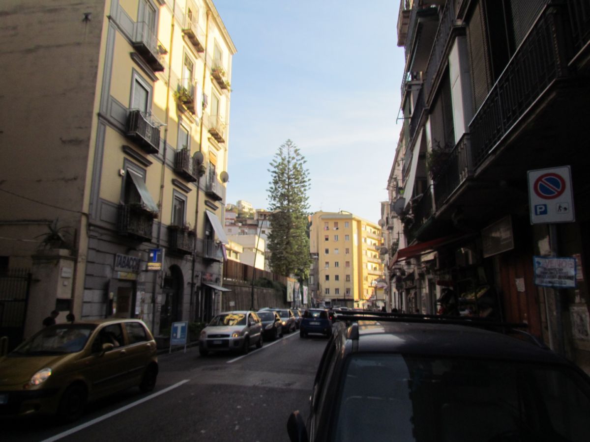 Negozio in affitto a Napoli (NA)