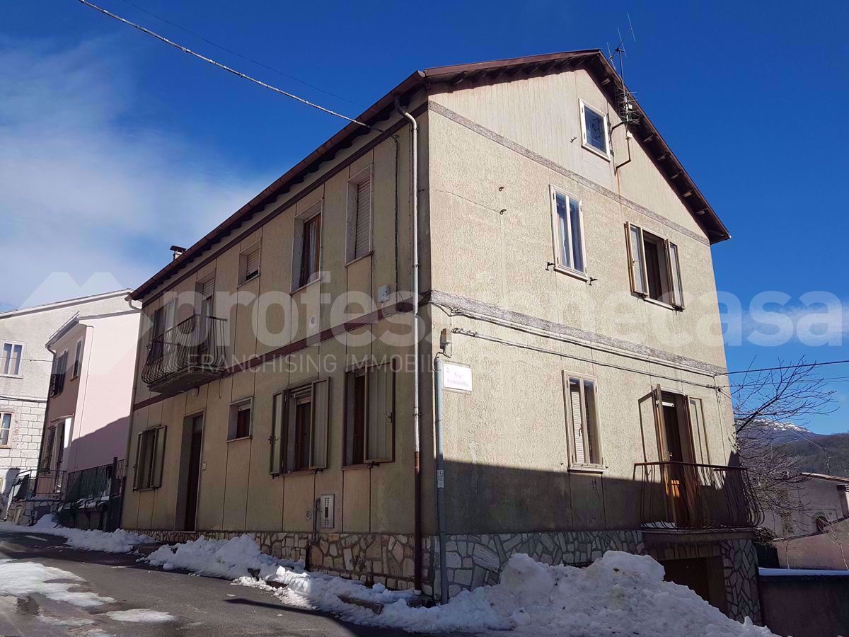 Casa indipendente in vendita a San Pietro Avellana (IS)