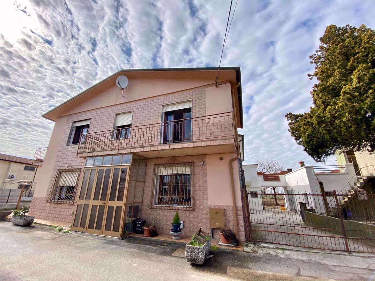 Casa indipendente in vendita a Noventa Vicentina (VI)
