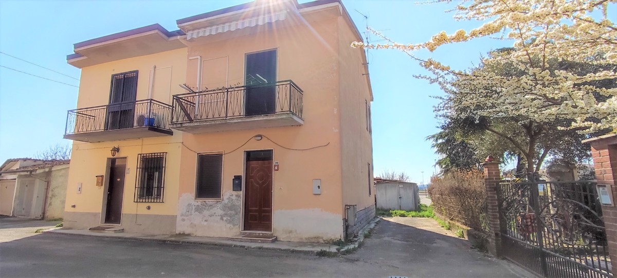 Casa indipendente in affitto