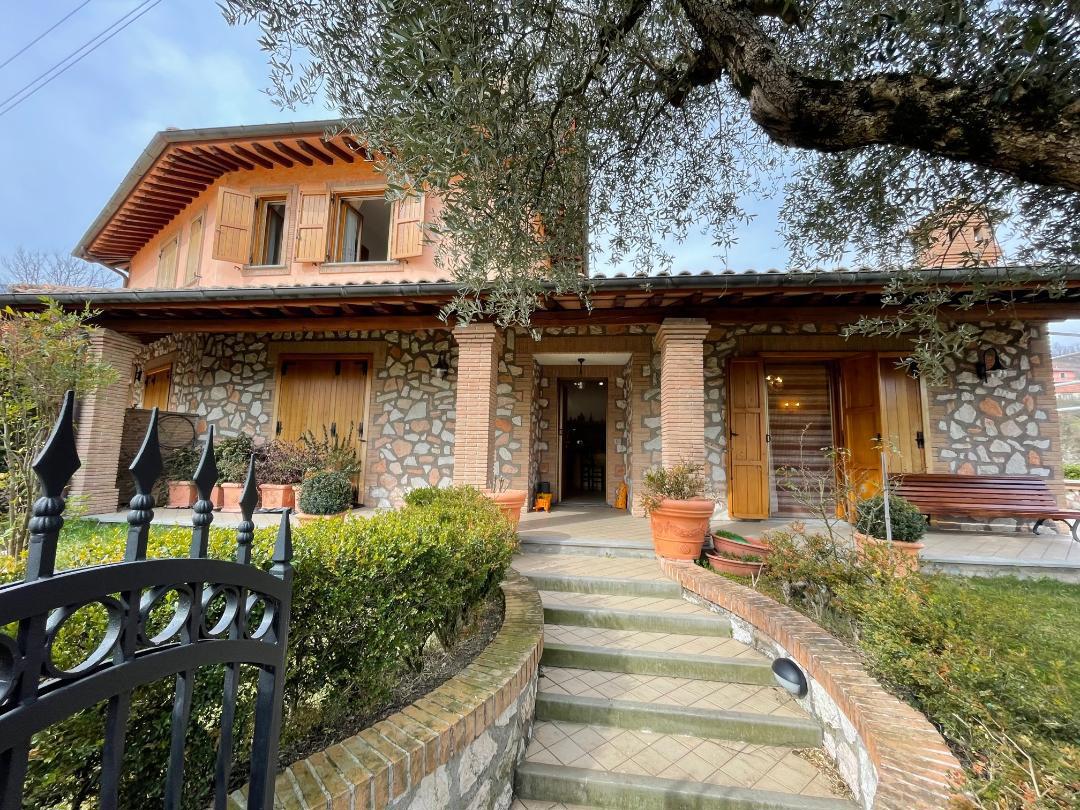 Foto - Villa In Vendita Morino (aq)