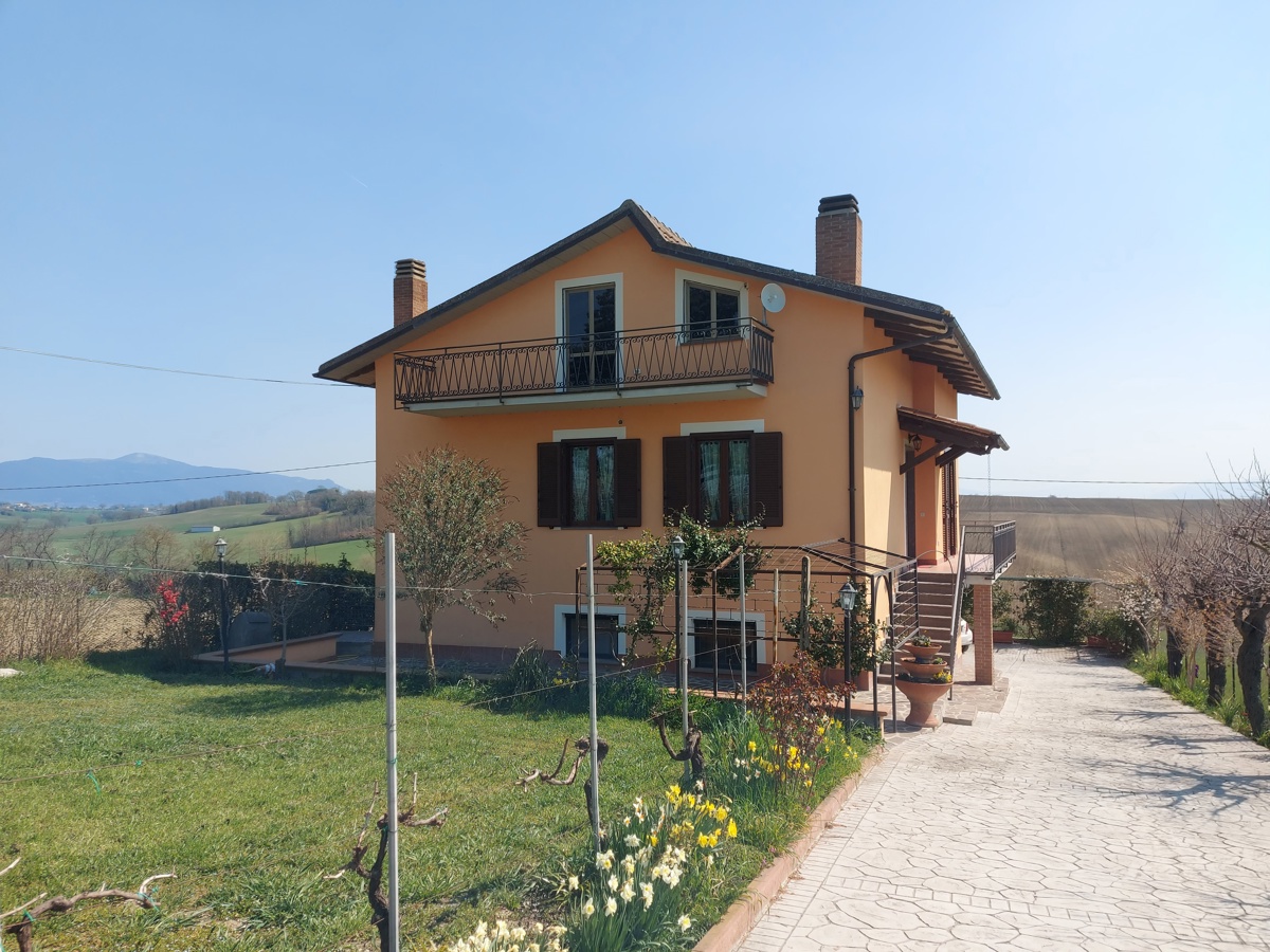 Foto - Villa In Vendita Montecastrilli (tr)