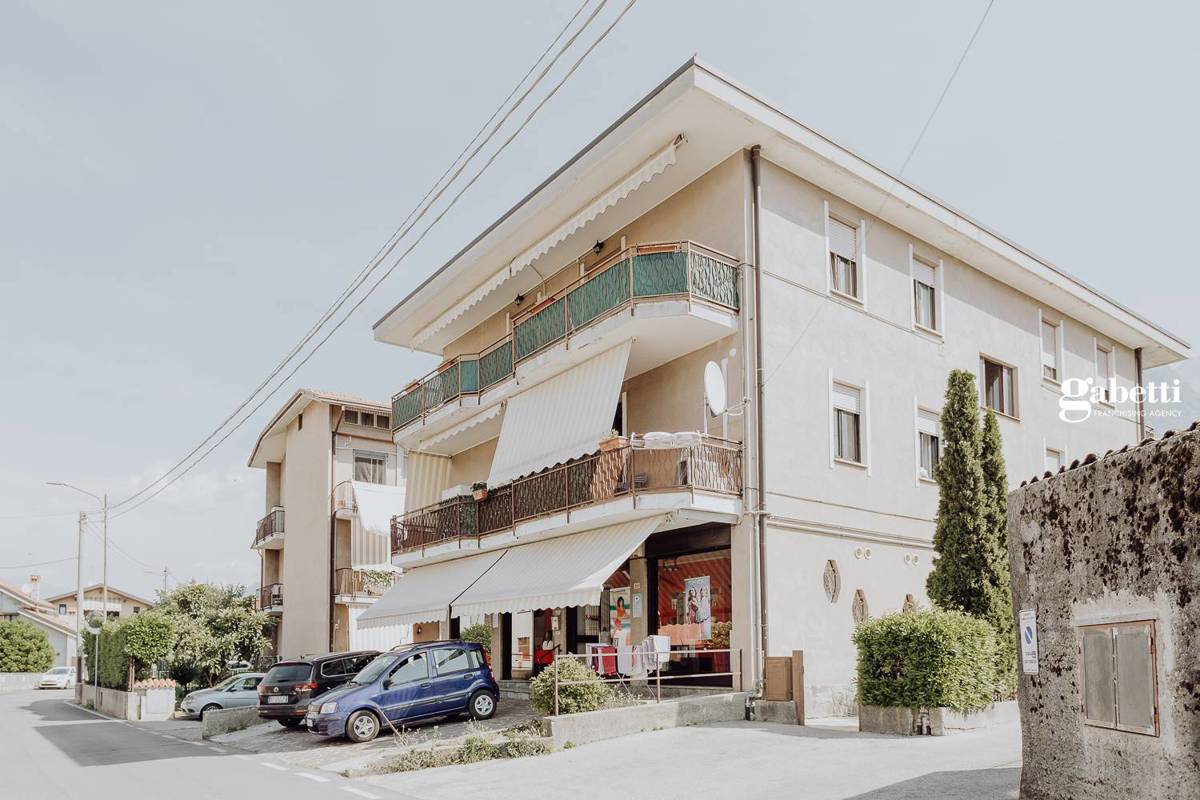 Appartamento in vendita a Mandello Del Lario (LC)