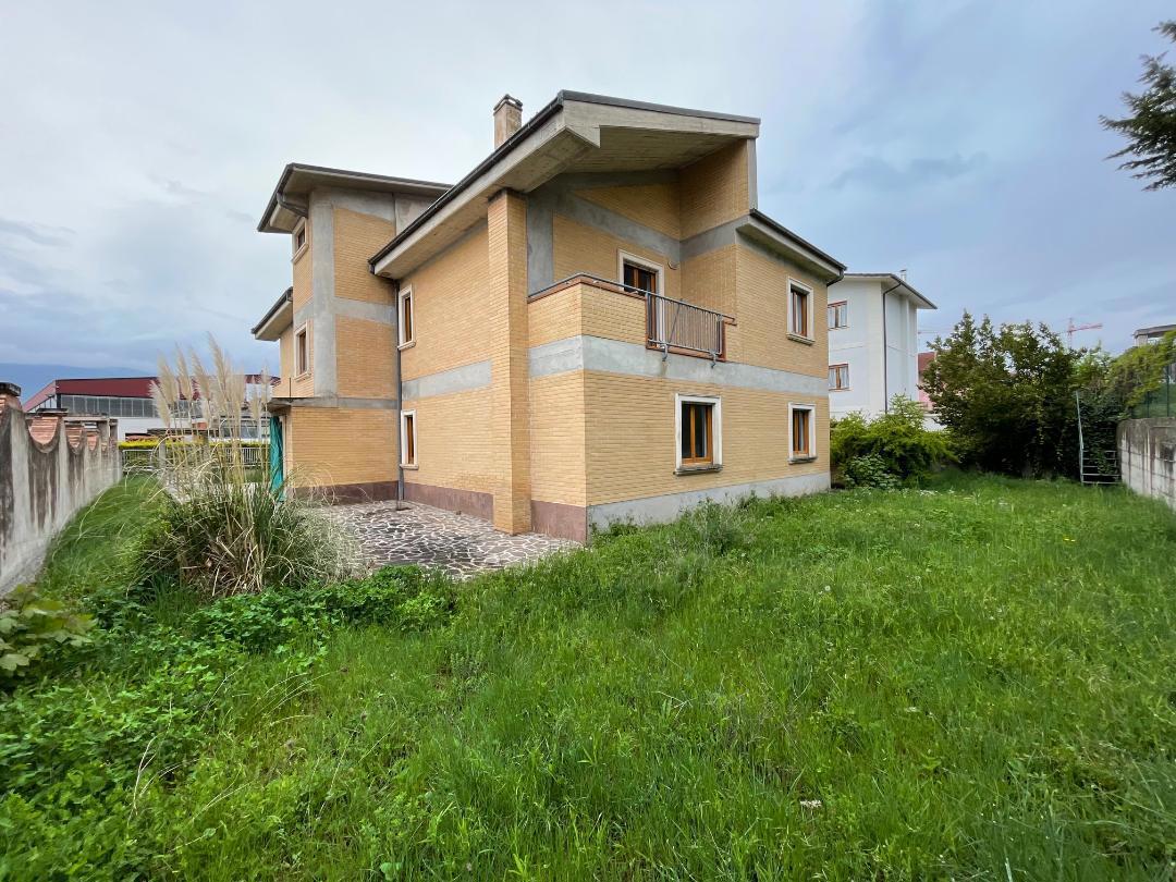 Villa in vendita a San Demetrio Ne' Vestini (AQ)