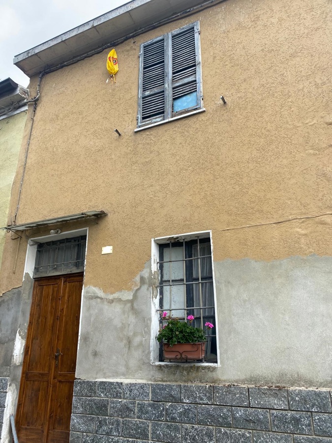 Casa indipendente in vendita a Ziano Piacentino (PC)