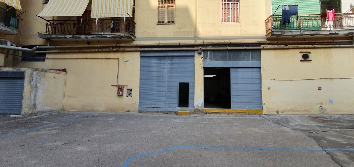 Magazzino in vendita a Castellammare Di Stabia (NA)