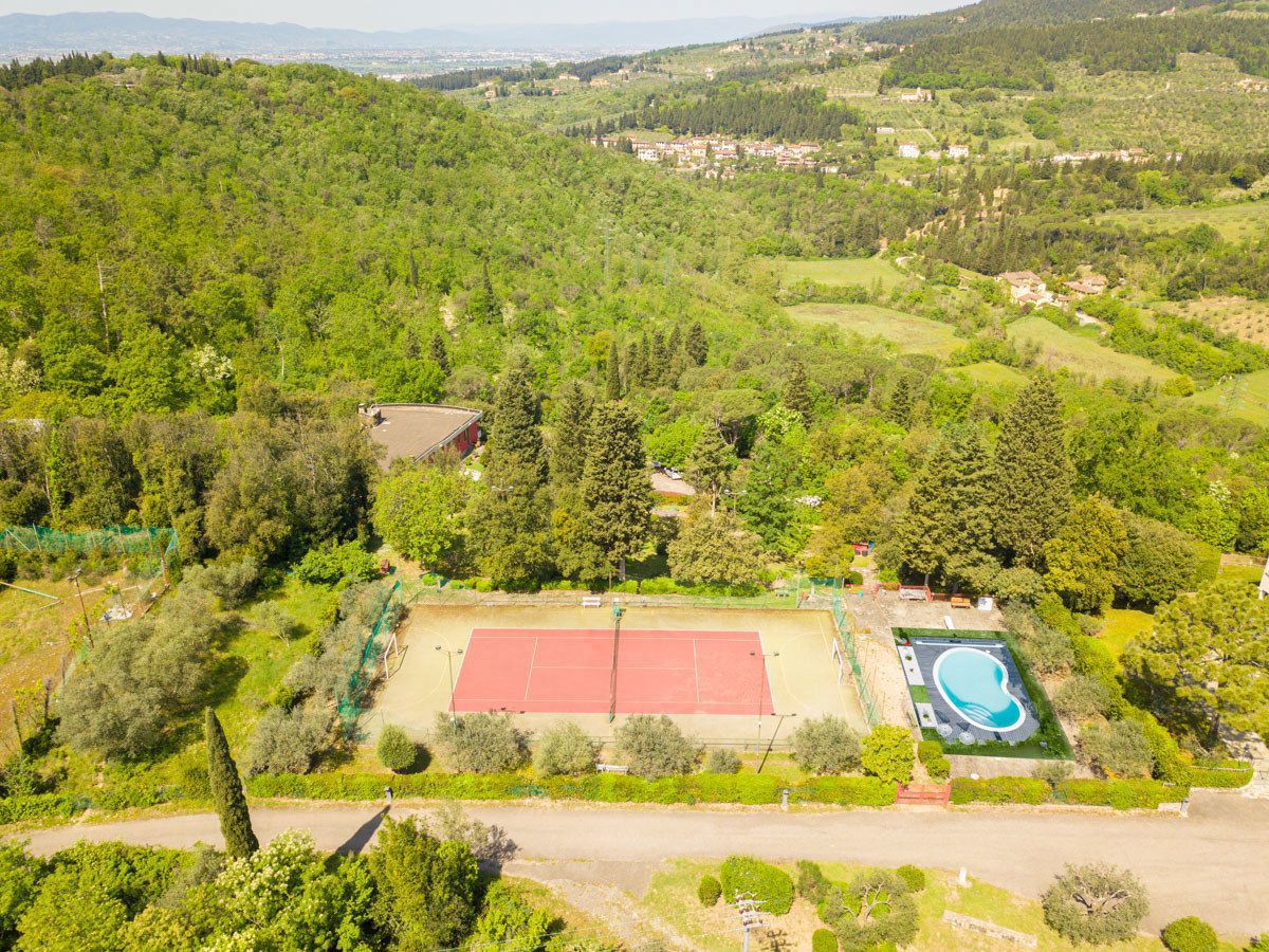 Foto 2 di 31 - Villa in vendita a Firenze
