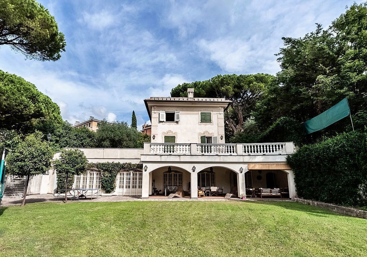 Foto 1 di 27 - Villa in vendita a Genova