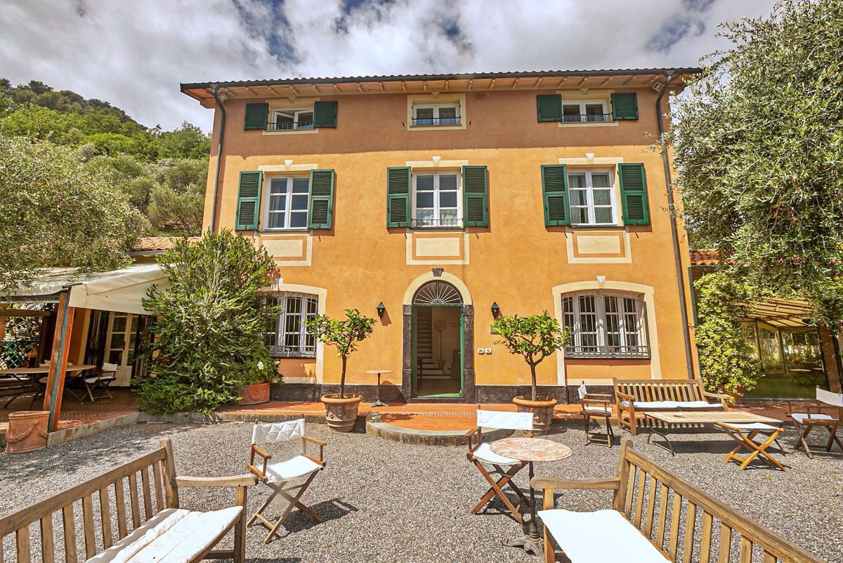 Foto 10 di 55 - Villa in vendita a Alassio