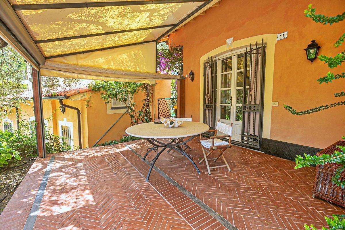Foto 48 di 55 - Villa in vendita a Alassio