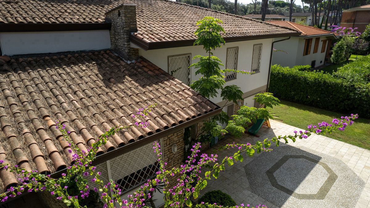 Foto 10 di 39 - Villa in vendita a Camaiore