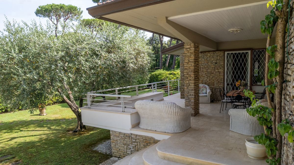 Foto 12 di 39 - Villa in vendita a Camaiore
