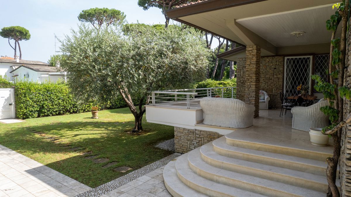 Foto 13 di 39 - Villa in vendita a Camaiore
