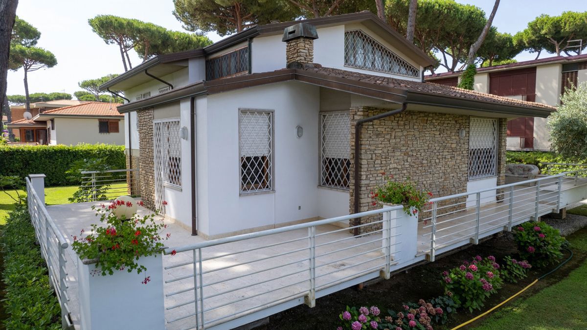 Foto 16 di 39 - Villa in vendita a Camaiore
