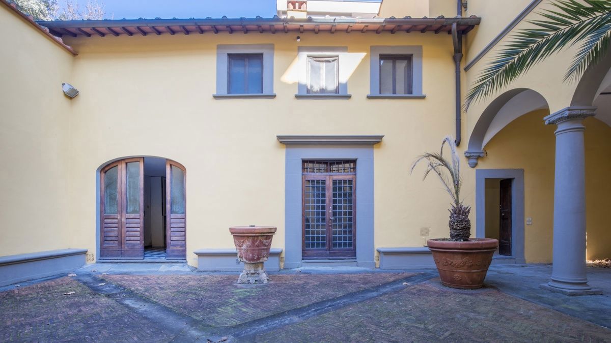 Foto 31 di 33 - Villa in vendita a Firenze