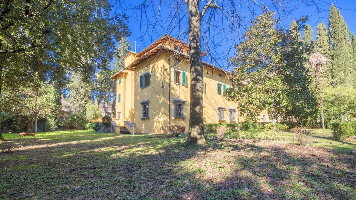 Foto 2 di 33 - Villa in vendita a Firenze