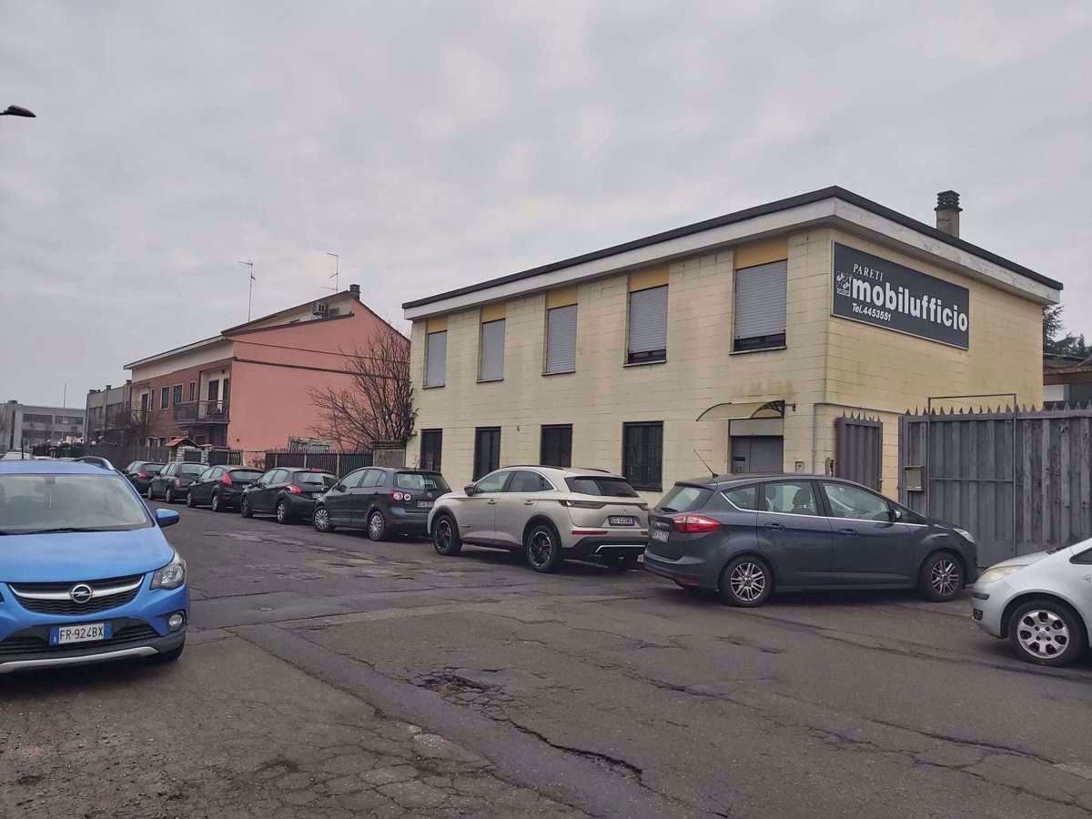 Foto 1 di 13 - Ufficio in vendita a Trezzano sul Naviglio