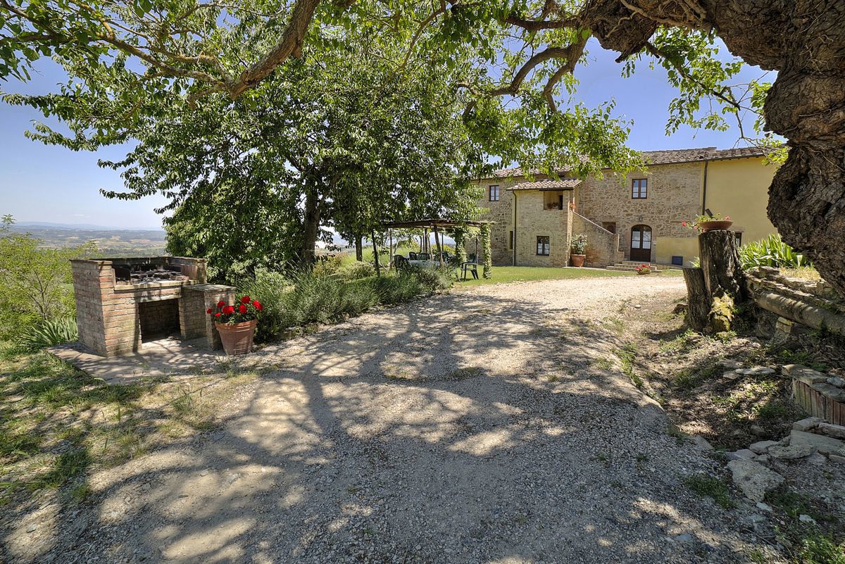 Foto 10 di 24 - Villa in vendita a Montaione