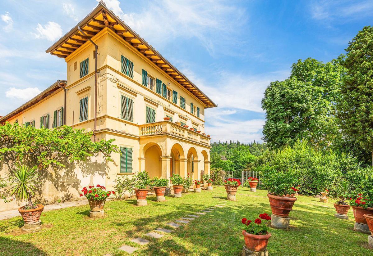 Foto 1 di 29 - Villa in vendita a Arezzo
