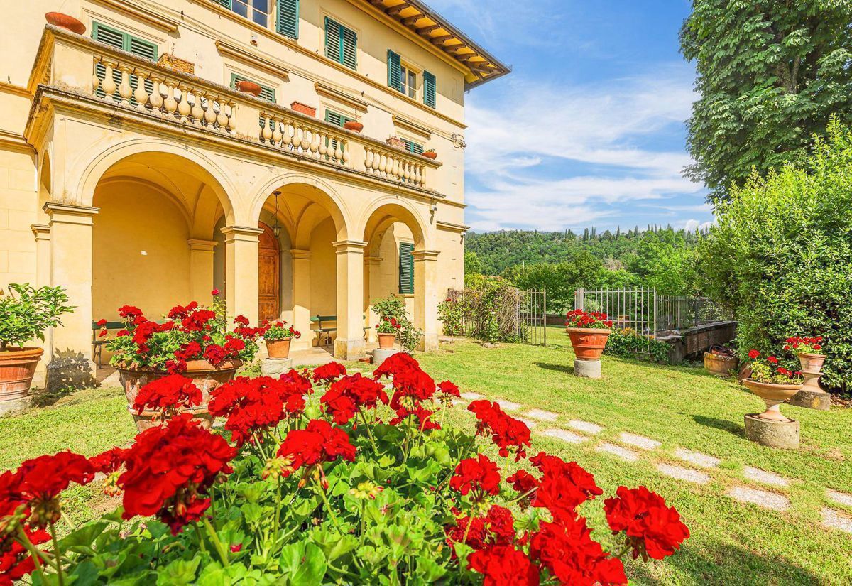 Foto 2 di 29 - Villa in vendita a Arezzo