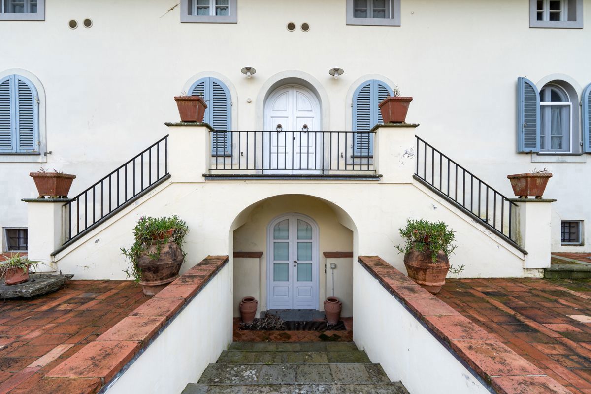 Foto 4 di 48 - Villa in vendita a Lucca