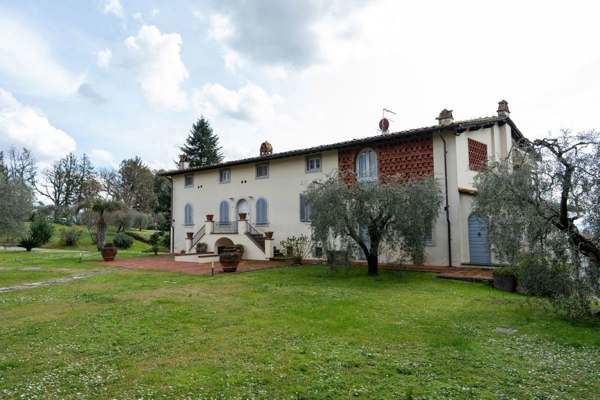 Foto 5 di 48 - Villa in vendita a Lucca