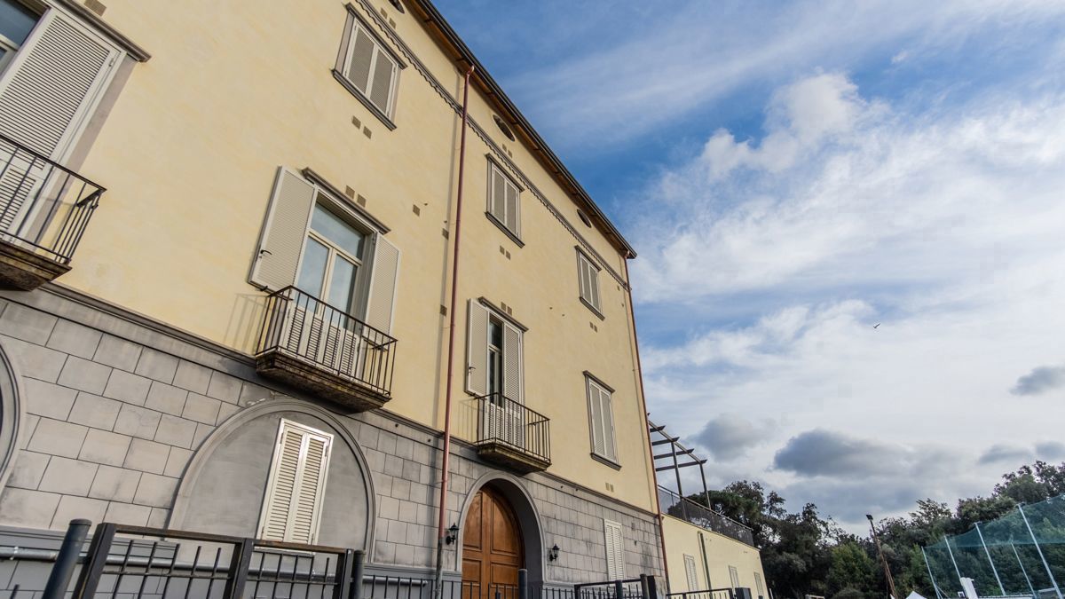 Foto 32 di 33 - Appartamento in vendita a Napoli