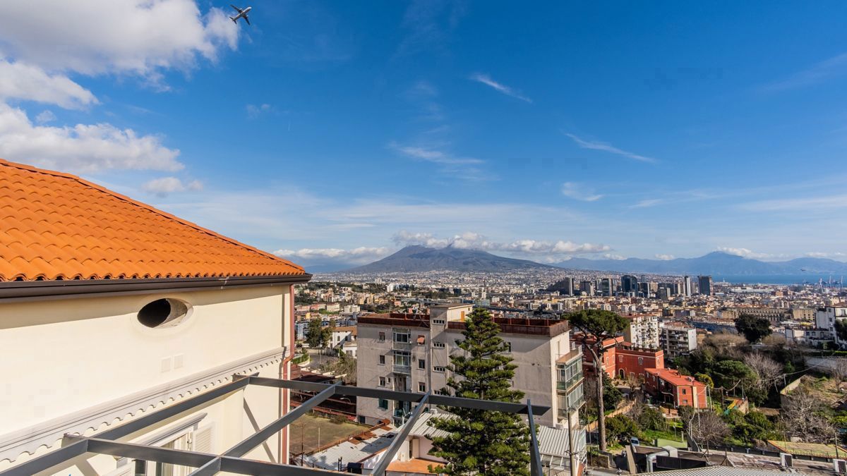 Foto 1 di 33 - Appartamento in vendita a Napoli