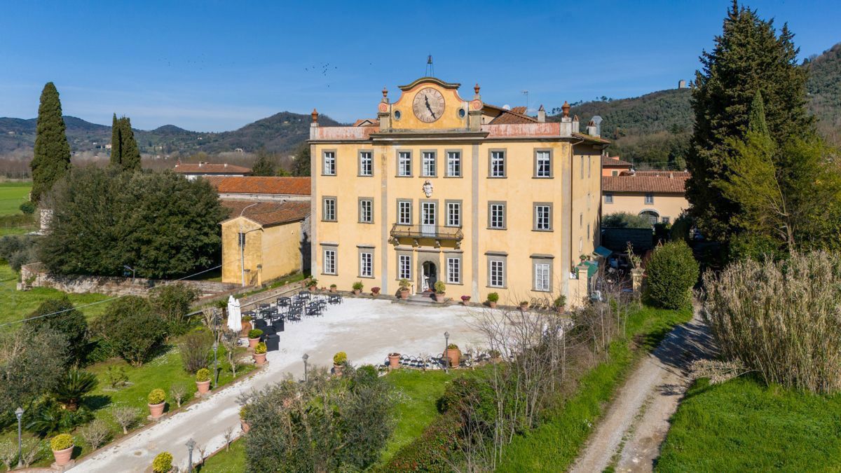 Foto 2 di 37 - Villa in vendita a Pisa