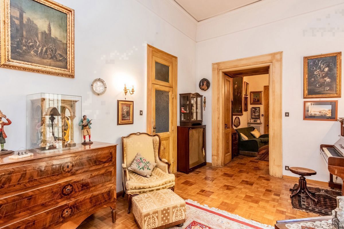 Foto 4 di 31 - Appartamento in vendita a Napoli