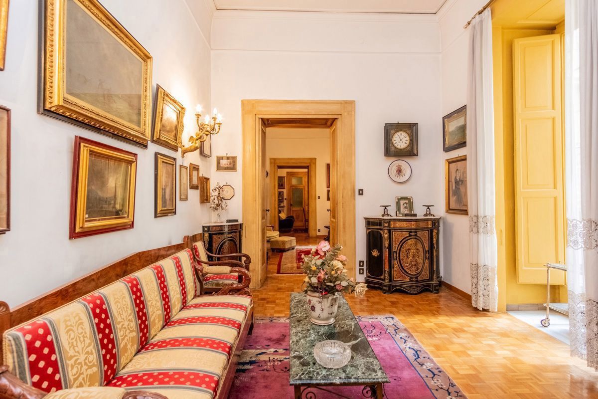 Foto 25 di 31 - Appartamento in vendita a Napoli