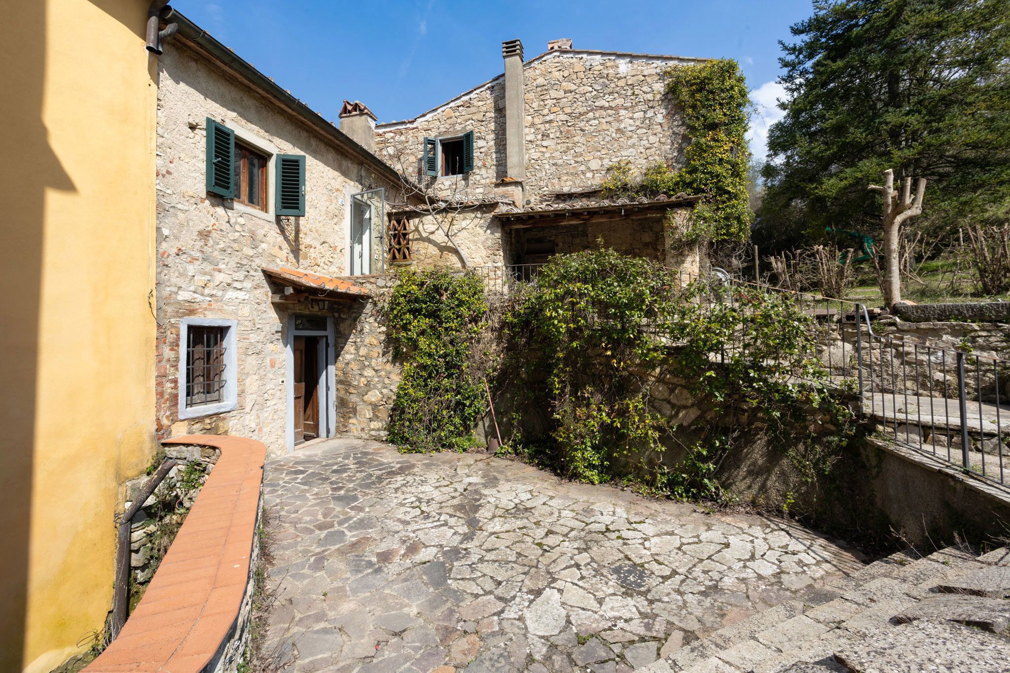 Foto 48 di 68 - Casa indipendente in vendita a Castellina in Chianti