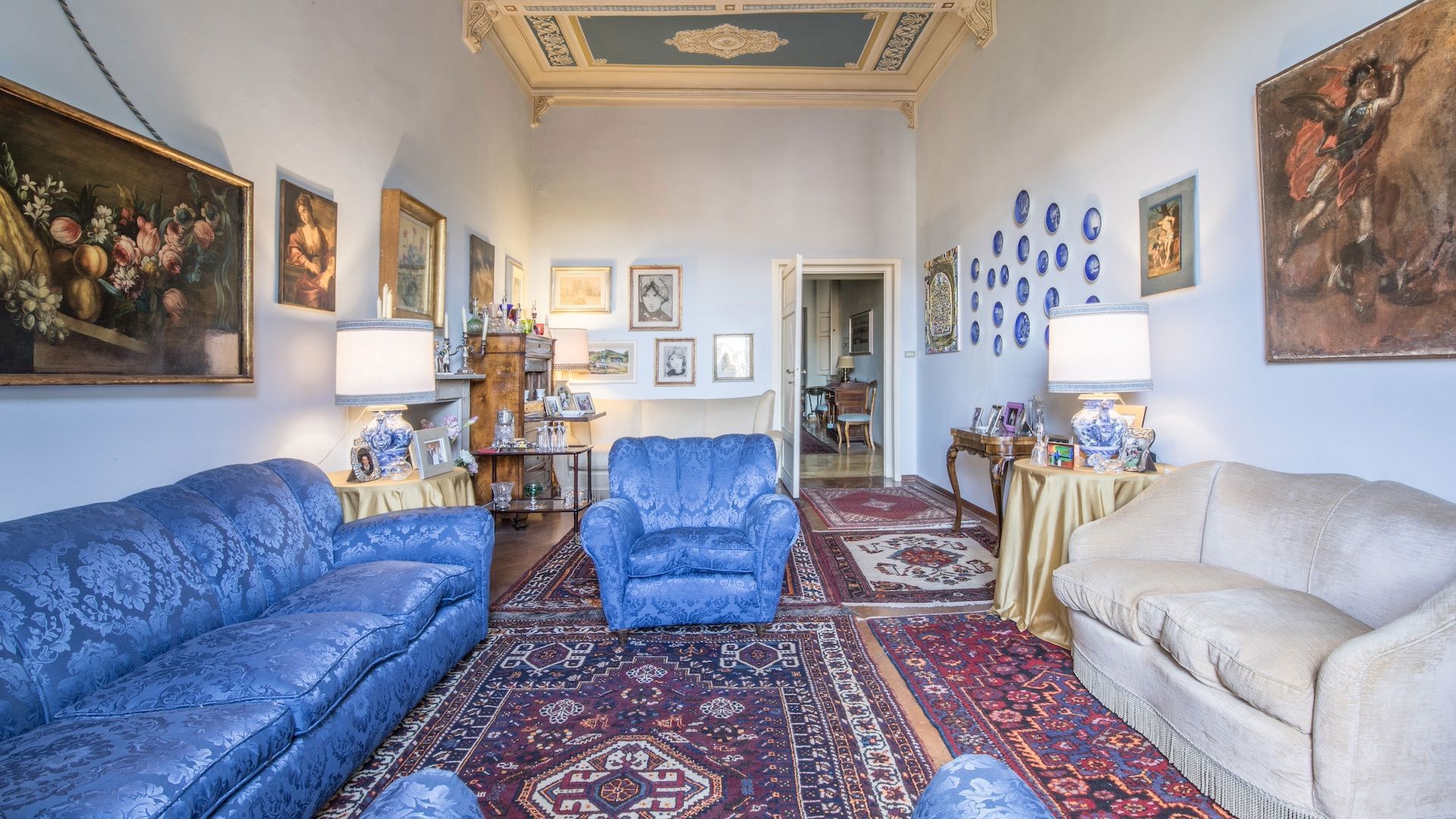 Foto 2 di 32 - Appartamento in vendita a Siena
